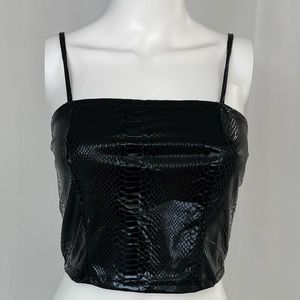 Black Papaya Crop Top